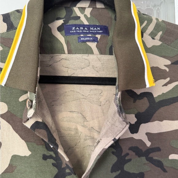Zara Men's Camouflage Shirt with Yellow Accents - Picture 3 of 4